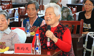 老軍墾遺孀林均鳳深情回憶當年歲月