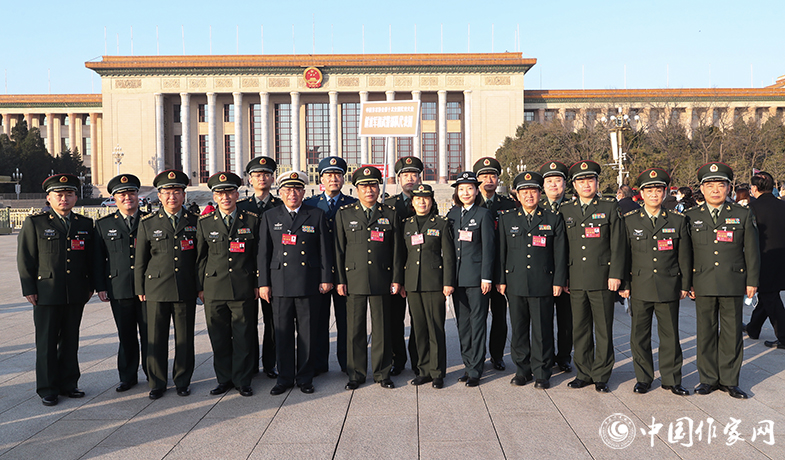 解放軍代表團合影