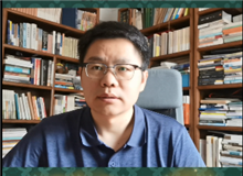 陳濤：以日常與瑣碎書寫宏大開闊的主題不同家族的開枝散葉，各自人生的縱橫走向，全都匯聚成了一條寬闊奔涌的大河……　[詳細(xì)]