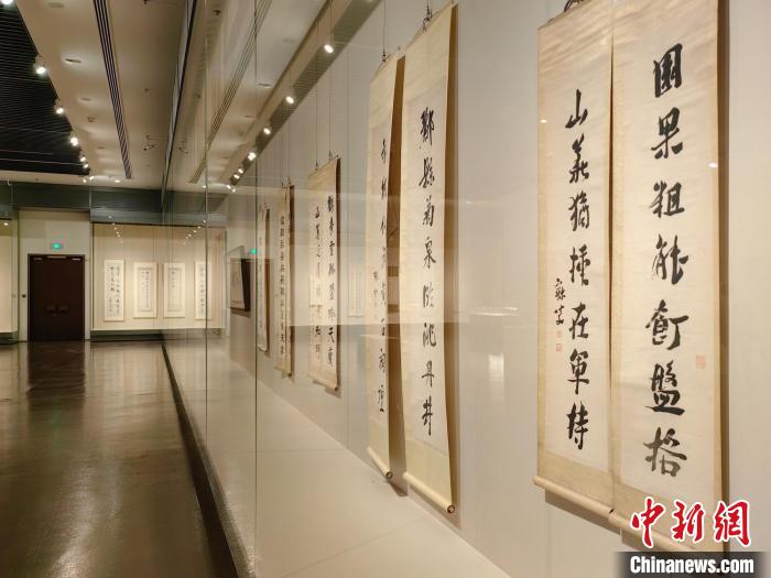 《歷史的星辰——近現(xiàn)代海派書法大展》在中華藝術(shù)宮(上海美術(shù)館)展出?！　≈腥A藝術(shù)宮 供圖