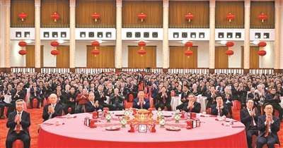 1月27日，中共中央、國務(wù)院在北京人民大會(huì)堂舉行2025年春節(jié)團(tuán)拜會(huì)。黨和國家領(lǐng)導(dǎo)人習(xí)近平、李強(qiáng)、趙樂際、王滬寧、蔡奇、丁薛祥、李希、韓正等同首都各界人士歡聚一堂、共迎佳節(jié)。新華社記者??謝環(huán)馳攝